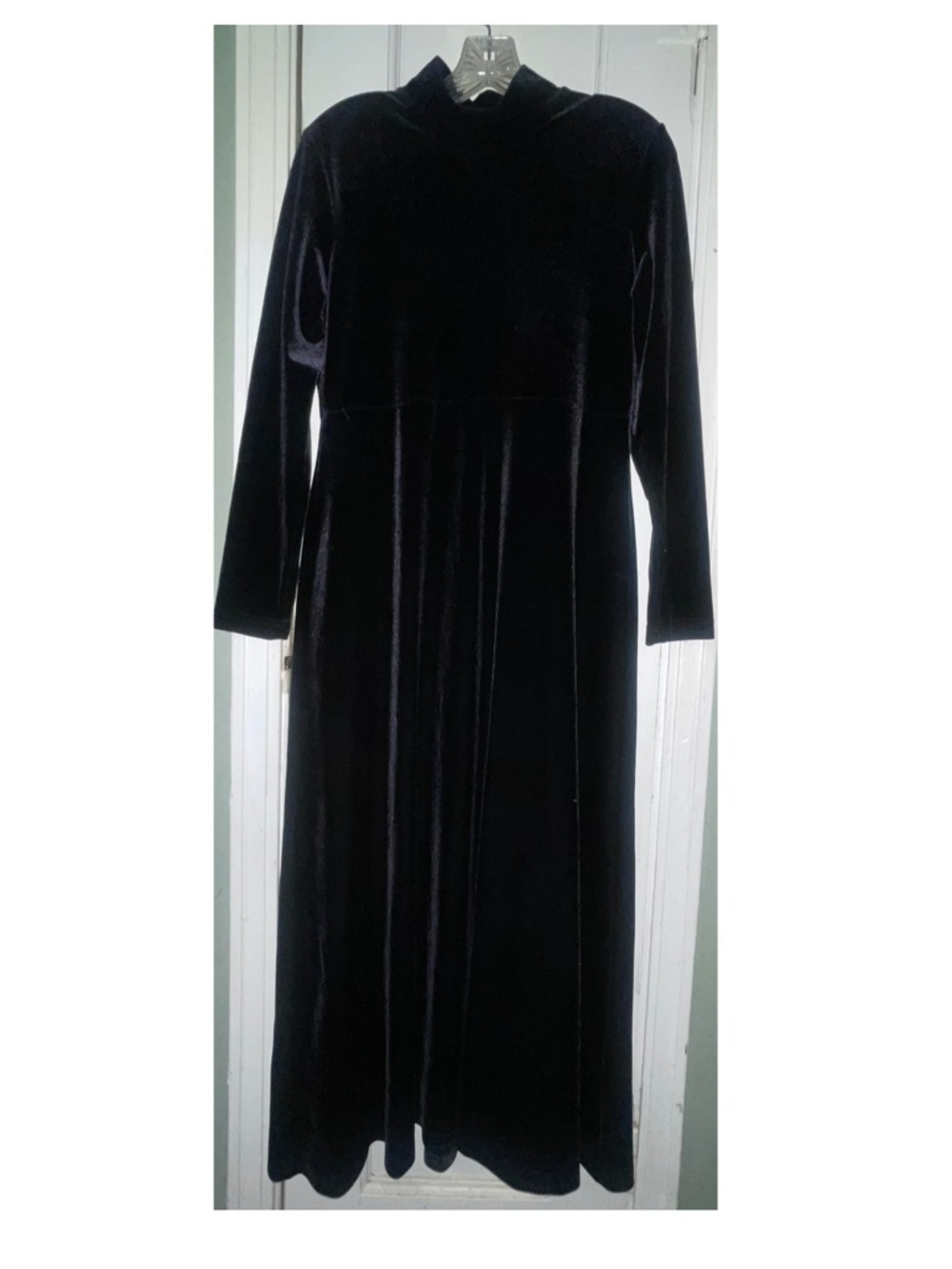 Women's Black Velour Long Sleeve Maxi Dress